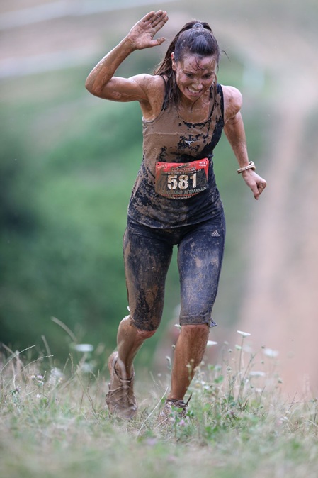 Sportlerin beim Querfeldeinrennen